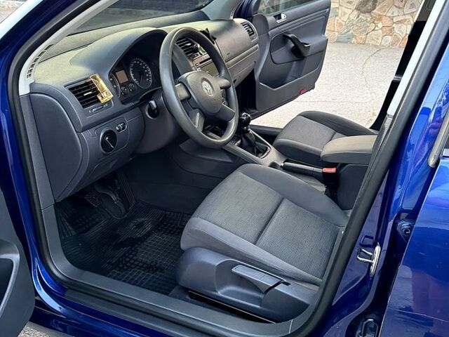 Синій Фольксваген Гольф, об'ємом двигуна 1.4 л та пробігом 270 тис. км за 4400 $, фото 4 на Automoto.ua