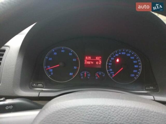 Синій Фольксваген Гольф, об'ємом двигуна 1.39 л та пробігом 239 тис. км за 6200 $, фото 11 на Automoto.ua