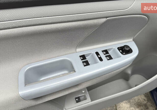 Синий Фольксваген Гольф, объемом двигателя 1.4 л и пробегом 170 тыс. км за 5600 $, фото 8 на Automoto.ua