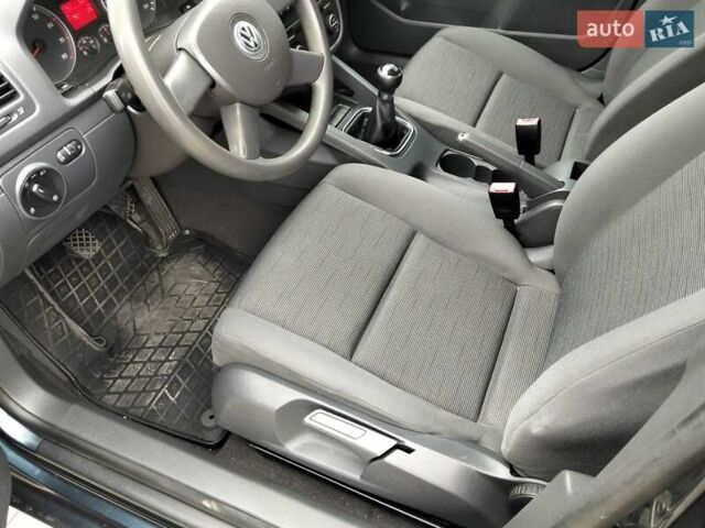 Синий Фольксваген Гольф, объемом двигателя 1.39 л и пробегом 217 тыс. км за 4750 $, фото 47 на Automoto.ua