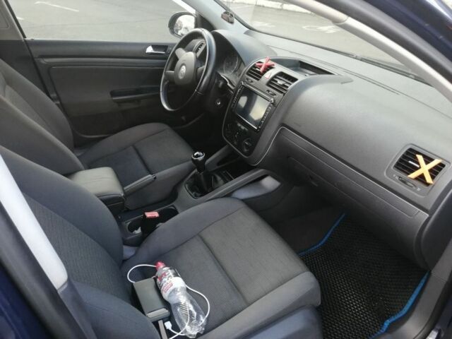 Синий Фольксваген Гольф, объемом двигателя 1.4 л и пробегом 230 тыс. км за 4000 $, фото 5 на Automoto.ua