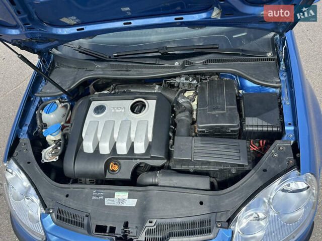 Синий Фольксваген Гольф, объемом двигателя 1.9 л и пробегом 285 тыс. км за 5500 $, фото 16 на Automoto.ua