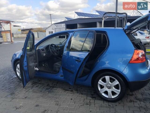 Синий Фольксваген Гольф, объемом двигателя 1.6 л и пробегом 253 тыс. км за 4900 $, фото 2 на Automoto.ua