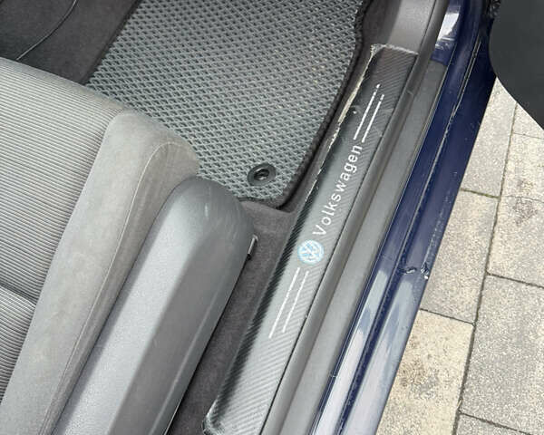 Фольксваген Гольф 2004 у Луцьку на Automoto.ua Синій Фольксваген Гольф, об'ємом двигуна 1.39 л та пробігом 245 тис. км за 5100 $, фото 22 на Automoto.ua