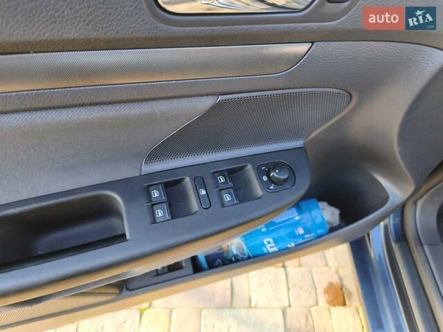 Синий Фольксваген Гольф, объемом двигателя 1.6 л и пробегом 174 тыс. км за 5500 $, фото 19 на Automoto.ua