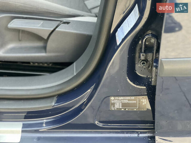 Синий Фольксваген Гольф, объемом двигателя 1.4 л и пробегом 256 тыс. км за 5350 $, фото 45 на Automoto.ua