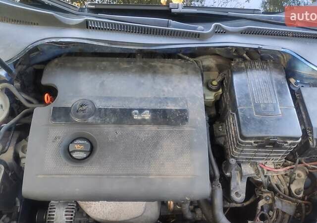 Синий Фольксваген Гольф, объемом двигателя 1.39 л и пробегом 304 тыс. км за 4200 $, фото 15 на Automoto.ua