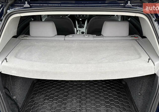 Синий Фольксваген Гольф, объемом двигателя 1.4 л и пробегом 170 тыс. км за 5600 $, фото 14 на Automoto.ua