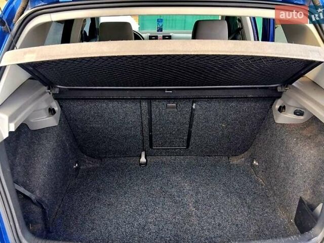 Синій Фольксваген Гольф, об'ємом двигуна 1.6 л та пробігом 251 тис. км за 5500 $, фото 4 на Automoto.ua