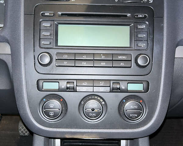 Синій Фольксваген Гольф, об'ємом двигуна 1.6 л та пробігом 212 тис. км за 5200 $, фото 15 на Automoto.ua