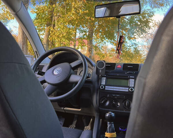 Фольксваген Гольф 2004 в Шаргороде на Automoto.ua Синий Фольксваген Гольф, объемом двигателя 1.6 л и пробегом 261 тыс. км за 5200 $, фото 6 на Automoto.ua