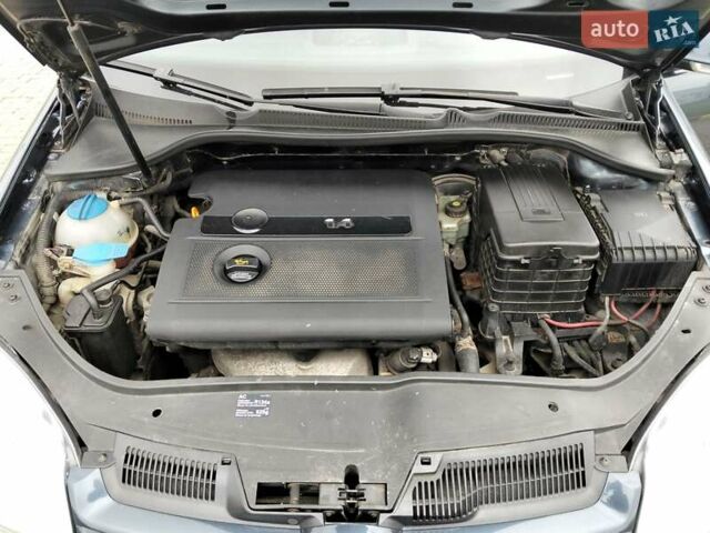 Синий Фольксваген Гольф, объемом двигателя 1.39 л и пробегом 217 тыс. км за 4500 $, фото 28 на Automoto.ua