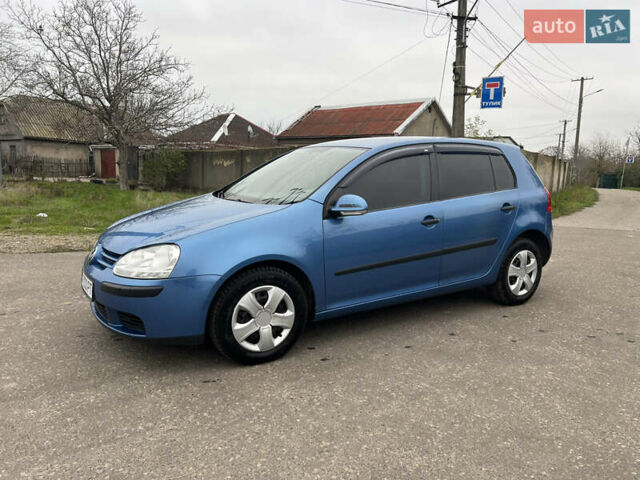 Синий Фольксваген Гольф, объемом двигателя 1.39 л и пробегом 299 тыс. км за 4999 $, фото 1 на Automoto.ua