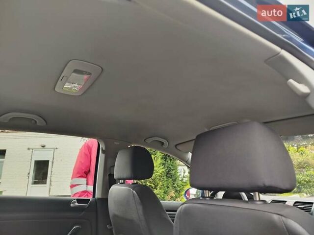 Синий Фольксваген Гольф, объемом двигателя 1.6 л и пробегом 223 тыс. км за 5200 $, фото 25 на Automoto.ua