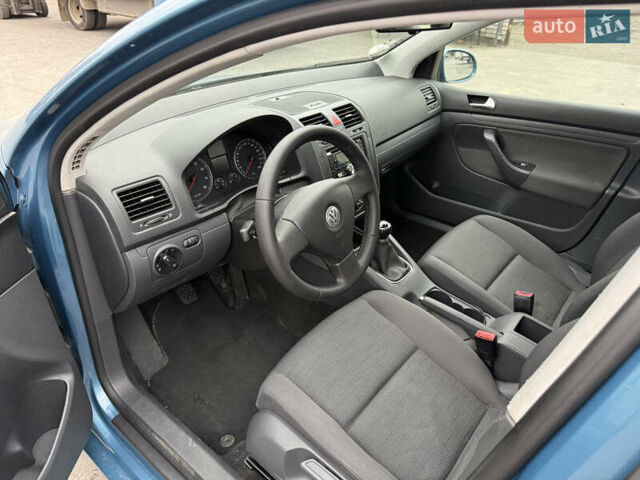 Синий Фольксваген Гольф, объемом двигателя 1.6 л и пробегом 262 тыс. км за 5700 $, фото 8 на Automoto.ua