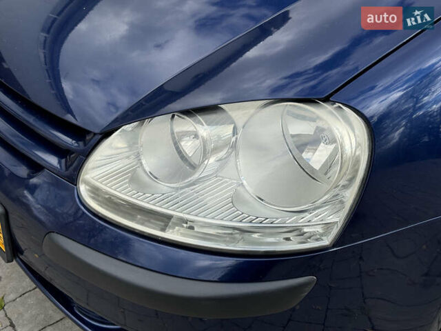 Синий Фольксваген Гольф, объемом двигателя 1.6 л и пробегом 214 тыс. км за 6350 $, фото 58 на Automoto.ua