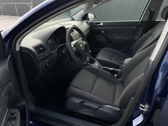 Синий Фольксваген Гольф, объемом двигателя 1.6 л и пробегом 243 тыс. км за 5000 $, фото 17 на Automoto.ua