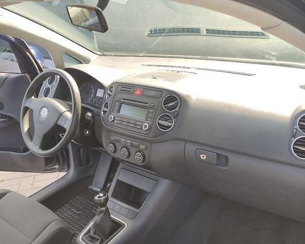 Синій Фольксваген Гольф, об'ємом двигуна 1.39 л та пробігом 244 тис. км за 5500 $, фото 10 на Automoto.ua