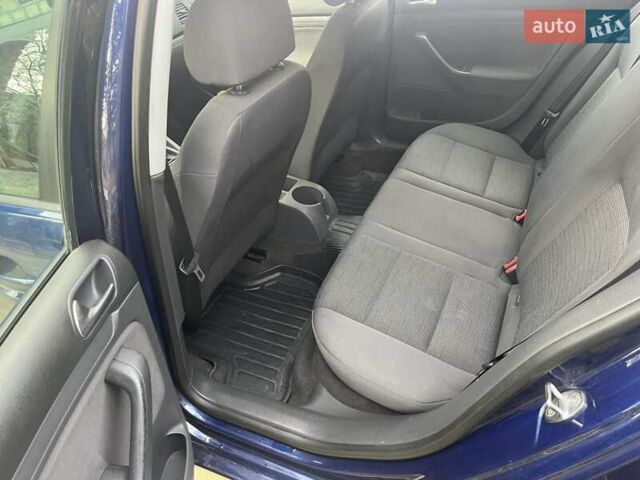 Синий Фольксваген Гольф, объемом двигателя 1.6 л и пробегом 212 тыс. км за 5200 $, фото 16 на Automoto.ua
