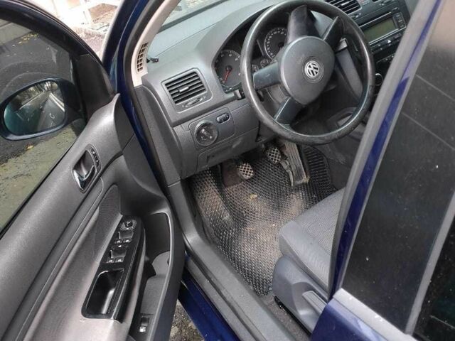 Синий Фольксваген Гольф, объемом двигателя 1.6 л и пробегом 194 тыс. км за 4500 $, фото 4 на Automoto.ua