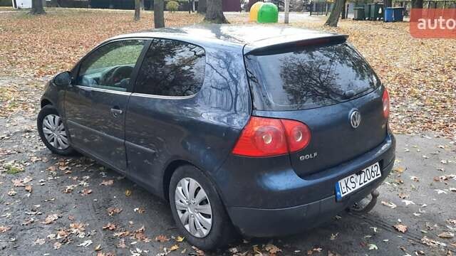 Синий Фольксваген Гольф, объемом двигателя 1.9 л и пробегом 470 тыс. км за 2400 $, фото 5 на Automoto.ua