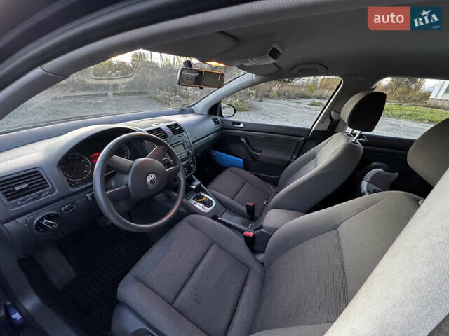 Синий Фольксваген Гольф, объемом двигателя 1.6 л и пробегом 210 тыс. км за 6700 $, фото 12 на Automoto.ua