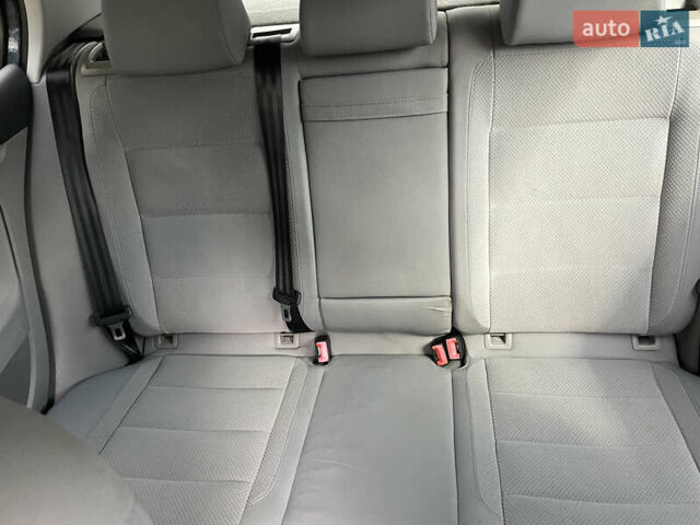 Синий Фольксваген Гольф, объемом двигателя 1.6 л и пробегом 228 тыс. км за 6200 $, фото 25 на Automoto.ua