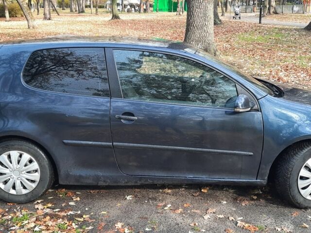 Синий Фольксваген Гольф, объемом двигателя 1.9 л и пробегом 400 тыс. км за 2400 $, фото 3 на Automoto.ua