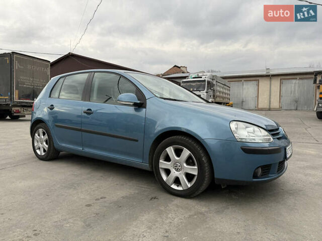 Синий Фольксваген Гольф, объемом двигателя 1.6 л и пробегом 262 тыс. км за 5700 $, фото 1 на Automoto.ua