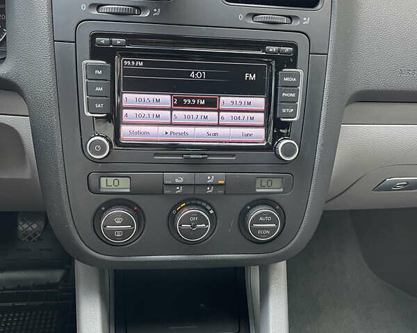 Синий Фольксваген Гольф, объемом двигателя 1.6 л и пробегом 228 тыс. км за 6200 $, фото 26 на Automoto.ua