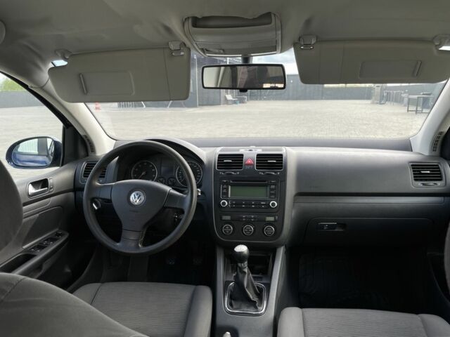 Синий Фольксваген Гольф, объемом двигателя 1.6 л и пробегом 243 тыс. км за 5000 $, фото 13 на Automoto.ua