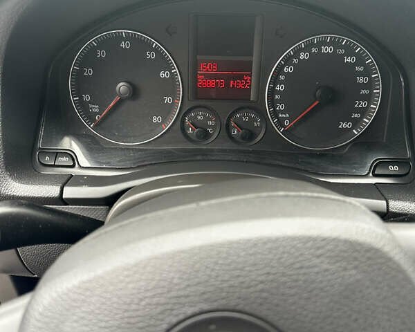 Синий Фольксваген Гольф, объемом двигателя 1.6 л и пробегом 280 тыс. км за 5100 $, фото 8 на Automoto.ua