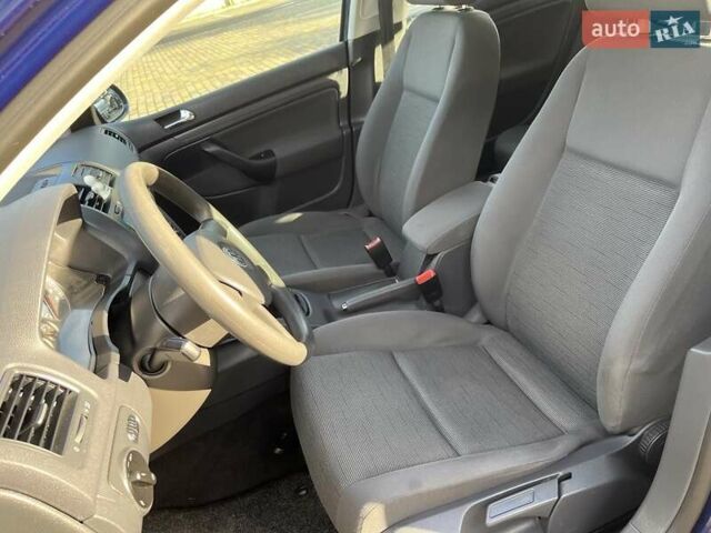 Синий Фольксваген Гольф, объемом двигателя 1.4 л и пробегом 250 тыс. км за 4600 $, фото 21 на Automoto.ua