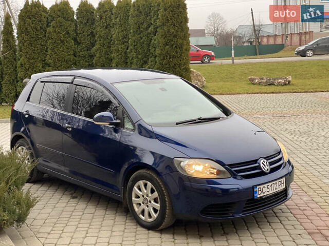 Синий Фольксваген Гольф, объемом двигателя 2 л и пробегом 285 тыс. км за 5450 $, фото 4 на Automoto.ua