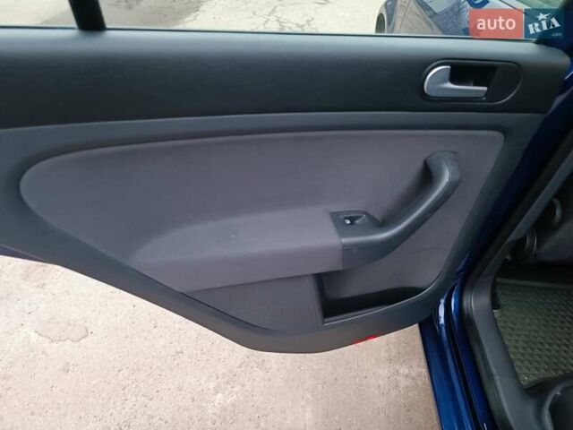 Синий Фольксваген Гольф, объемом двигателя 1.4 л и пробегом 195 тыс. км за 5299 $, фото 15 на Automoto.ua