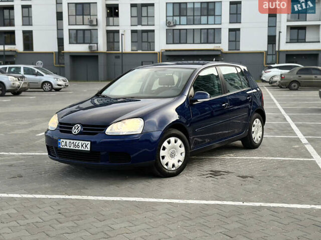 Синий Фольксваген Гольф, объемом двигателя 1.39 л и пробегом 238 тыс. км за 5750 $, фото 2 на Automoto.ua