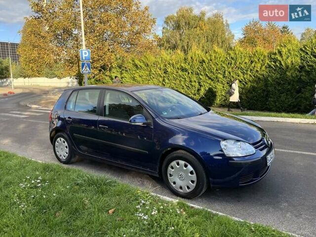 Синий Фольксваген Гольф, объемом двигателя 1.4 л и пробегом 250 тыс. км за 4600 $, фото 58 на Automoto.ua