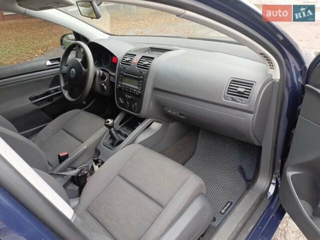 Синий Фольксваген Гольф, объемом двигателя 1.4 л и пробегом 241 тыс. км за 4850 $, фото 4 на Automoto.ua