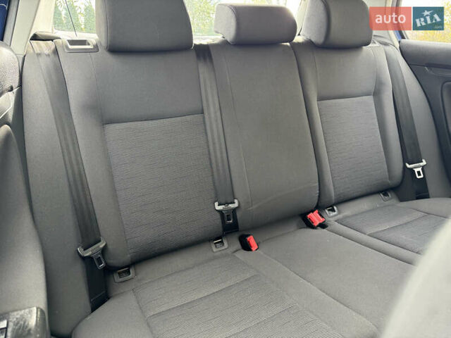 Синий Фольксваген Гольф, объемом двигателя 1.6 л и пробегом 214 тыс. км за 6350 $, фото 17 на Automoto.ua