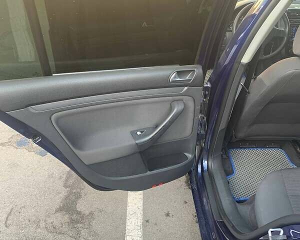 Синій Фольксваген Гольф, об'ємом двигуна 1.4 л та пробігом 368 тис. км за 3600 $, фото 9 на Automoto.ua