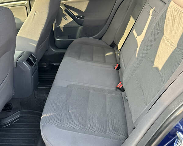 Фольксваген Гольф 2005 в Буске на Automoto.ua Синий Фольксваген Гольф, объемом двигателя 1.6 л и пробегом 193 тыс. км за 5300 $, фото 15 на Automoto.ua