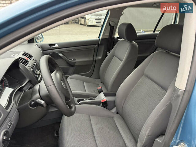 Синий Фольксваген Гольф, объемом двигателя 1.6 л и пробегом 262 тыс. км за 5700 $, фото 9 на Automoto.ua