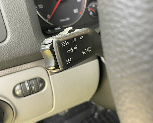 Синий Фольксваген Гольф, объемом двигателя 1.6 л и пробегом 228 тыс. км за 6200 $, фото 21 на Automoto.ua