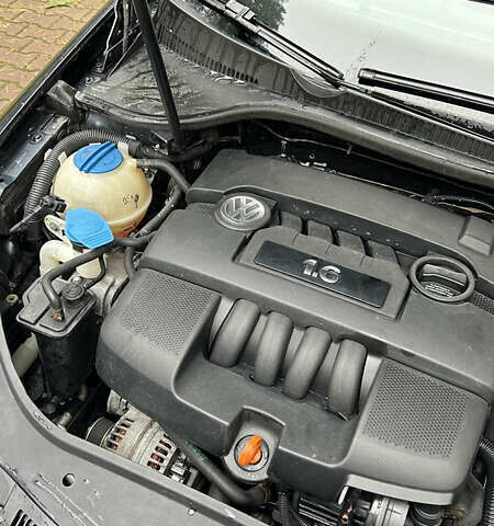 Синий Фольксваген Гольф, объемом двигателя 1.6 л и пробегом 252 тыс. км за 5350 $, фото 25 на Automoto.ua