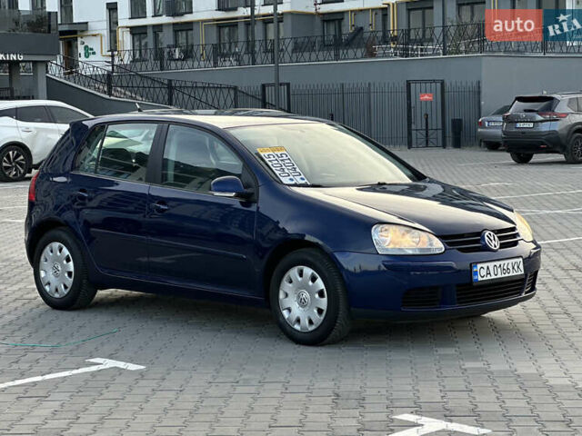 Синий Фольксваген Гольф, объемом двигателя 1.39 л и пробегом 238 тыс. км за 5750 $, фото 6 на Automoto.ua