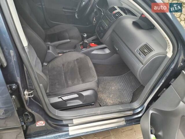 Синий Фольксваген Гольф, объемом двигателя 1.9 л и пробегом 309 тыс. км за 5200 $, фото 12 на Automoto.ua