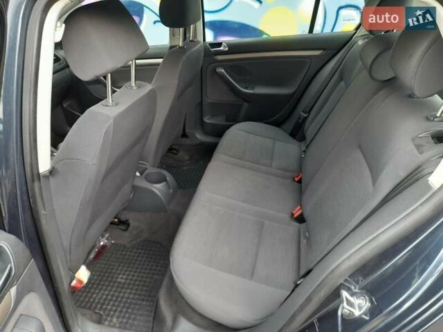 Синий Фольксваген Гольф, объемом двигателя 1.6 л и пробегом 231 тыс. км за 4850 $, фото 2 на Automoto.ua