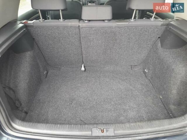 Синий Фольксваген Гольф, объемом двигателя 1.6 л и пробегом 231 тыс. км за 4850 $, фото 11 на Automoto.ua