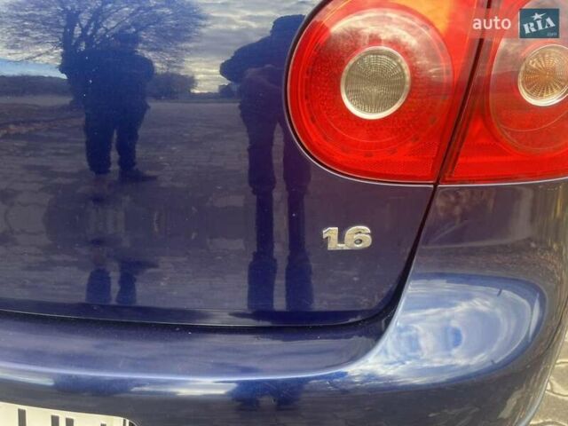 Синий Фольксваген Гольф, объемом двигателя 1.6 л и пробегом 212 тыс. км за 5200 $, фото 1 на Automoto.ua