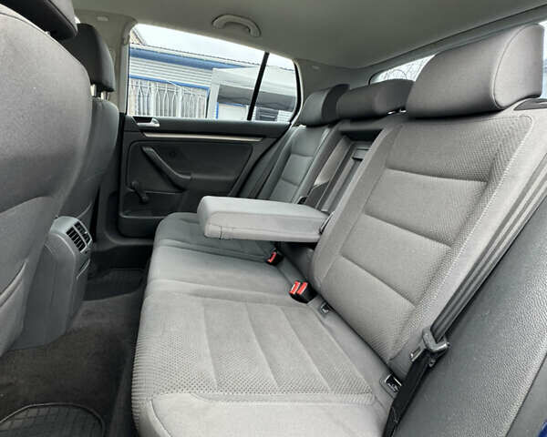 Синий Фольксваген Гольф, объемом двигателя 2 л и пробегом 227 тыс. км за 6700 $, фото 8 на Automoto.ua